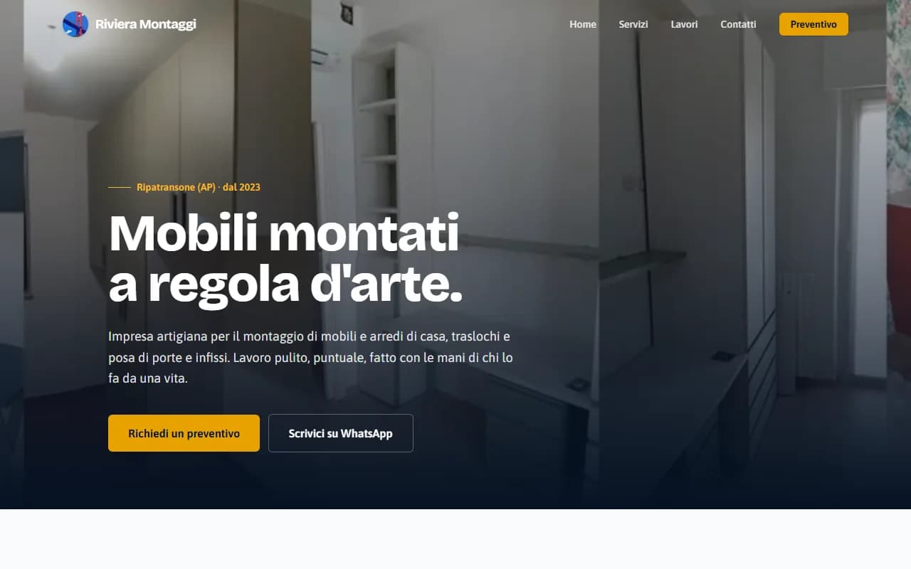 La home del sito di Riviera Montaggi: titolo dell'impresa su una foto di mobili montati e la sezione dei servizi.